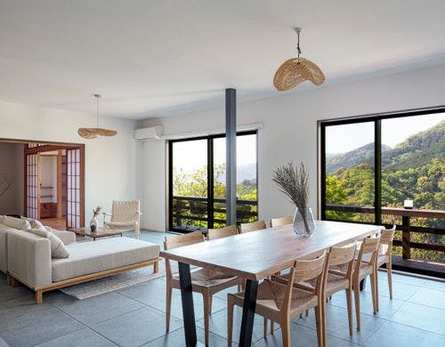 ・【リビング】すぐそこに自然が広がる空間