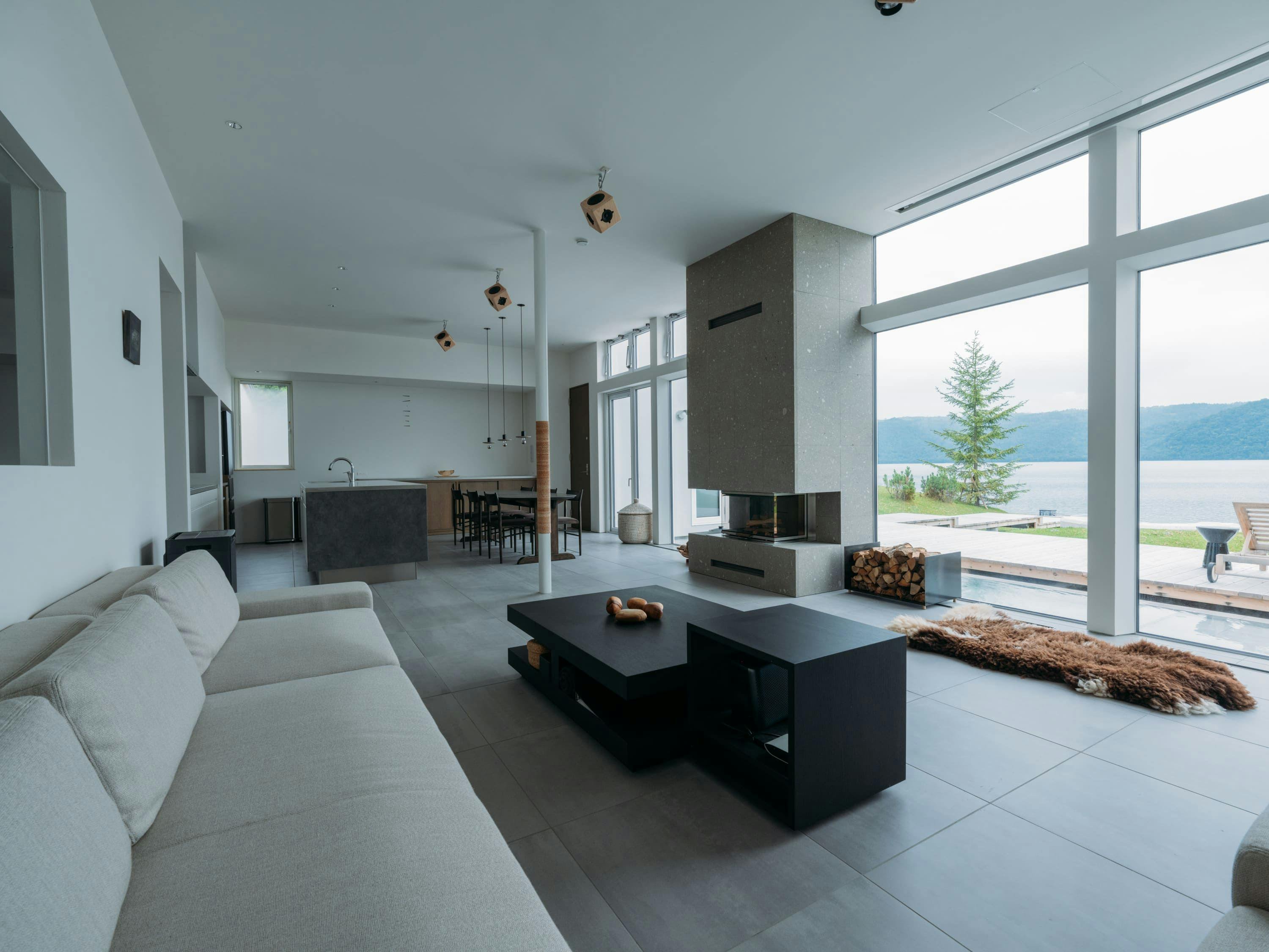 ห้องนั่งเล่นริมฝั่งน้ำ