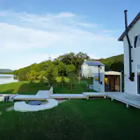 ภายนอกอาคาร