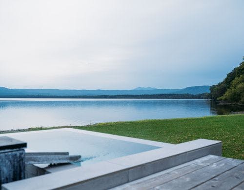 湖畔露天風呂