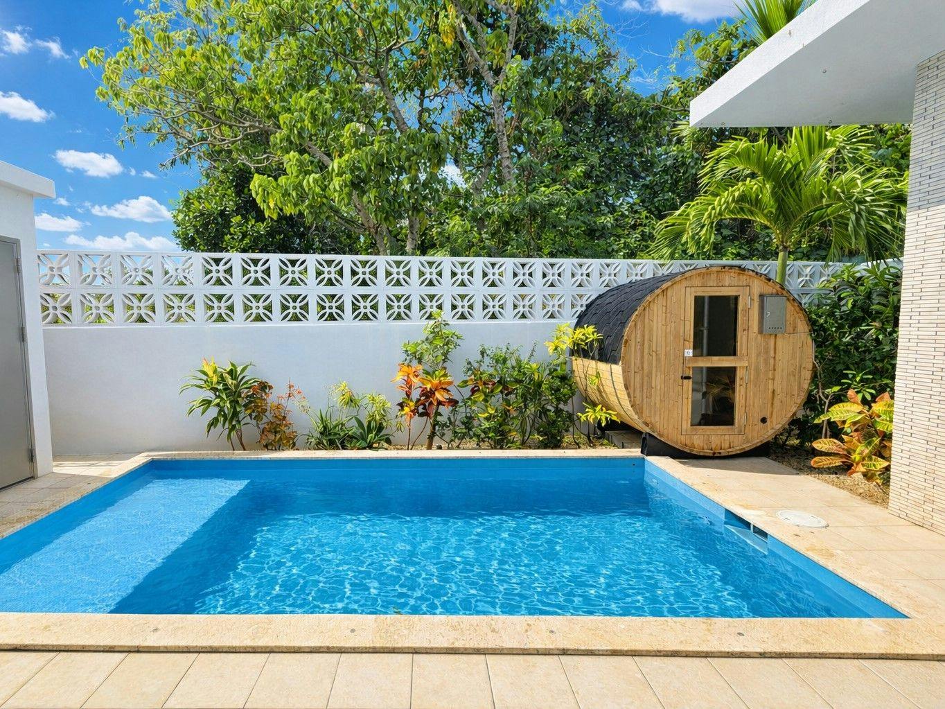 ห้อง 106 และห้อง 108 มีบริการซาวน่าแบบบาร์เรล