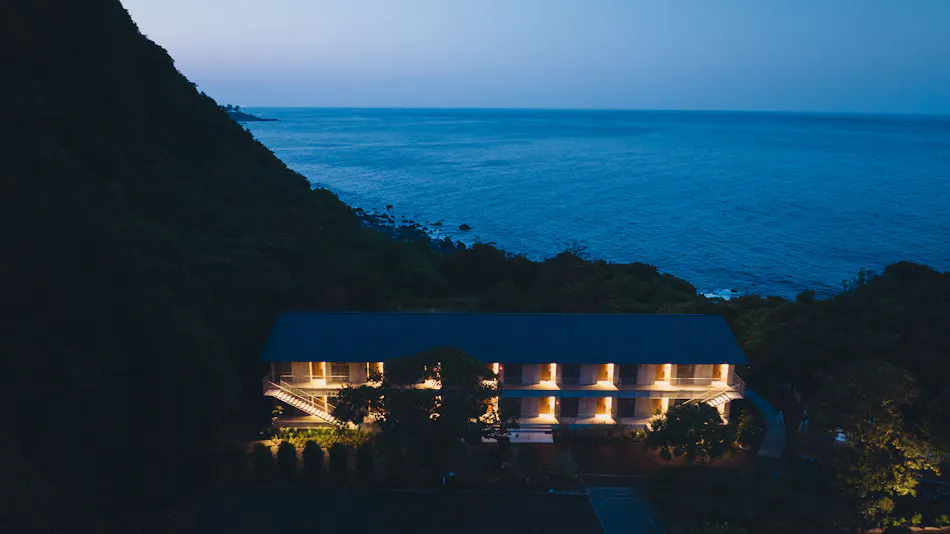 SANU 2nd Home Izu 1st
