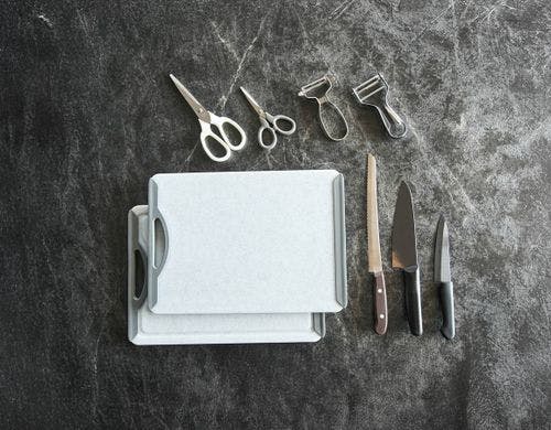 キッチン備品：まな板・包丁など