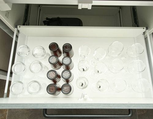 キッチン備品：コップ