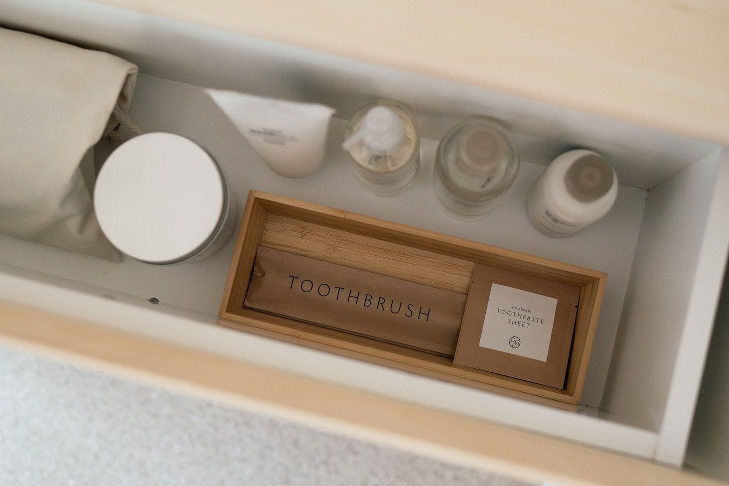 竹製の歯ブラシ＋各種アメニティをご用意