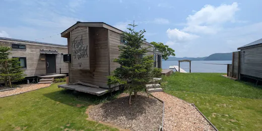 The lake Side Inn