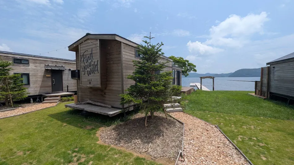 The Lake Side Inn