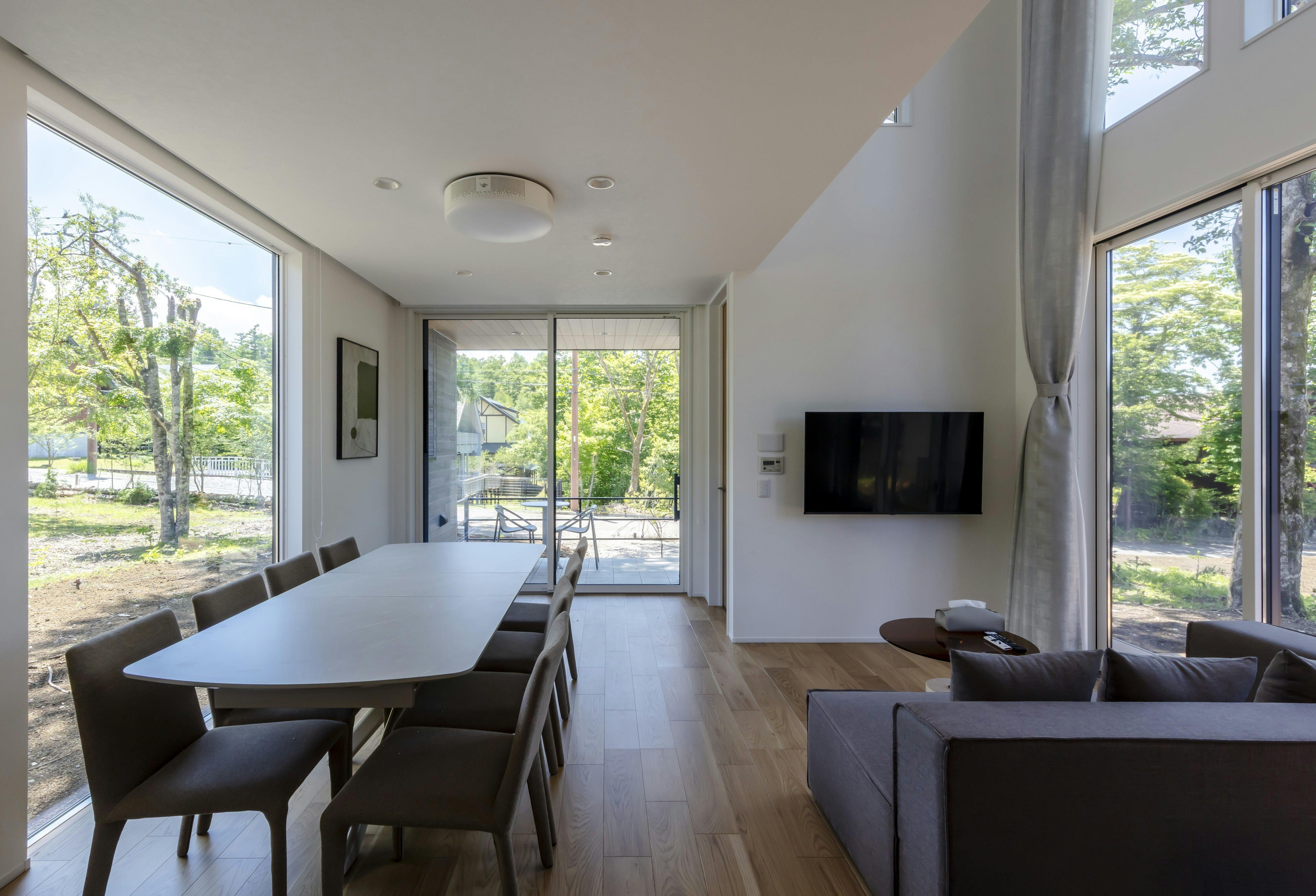 Hours Villa Tomine