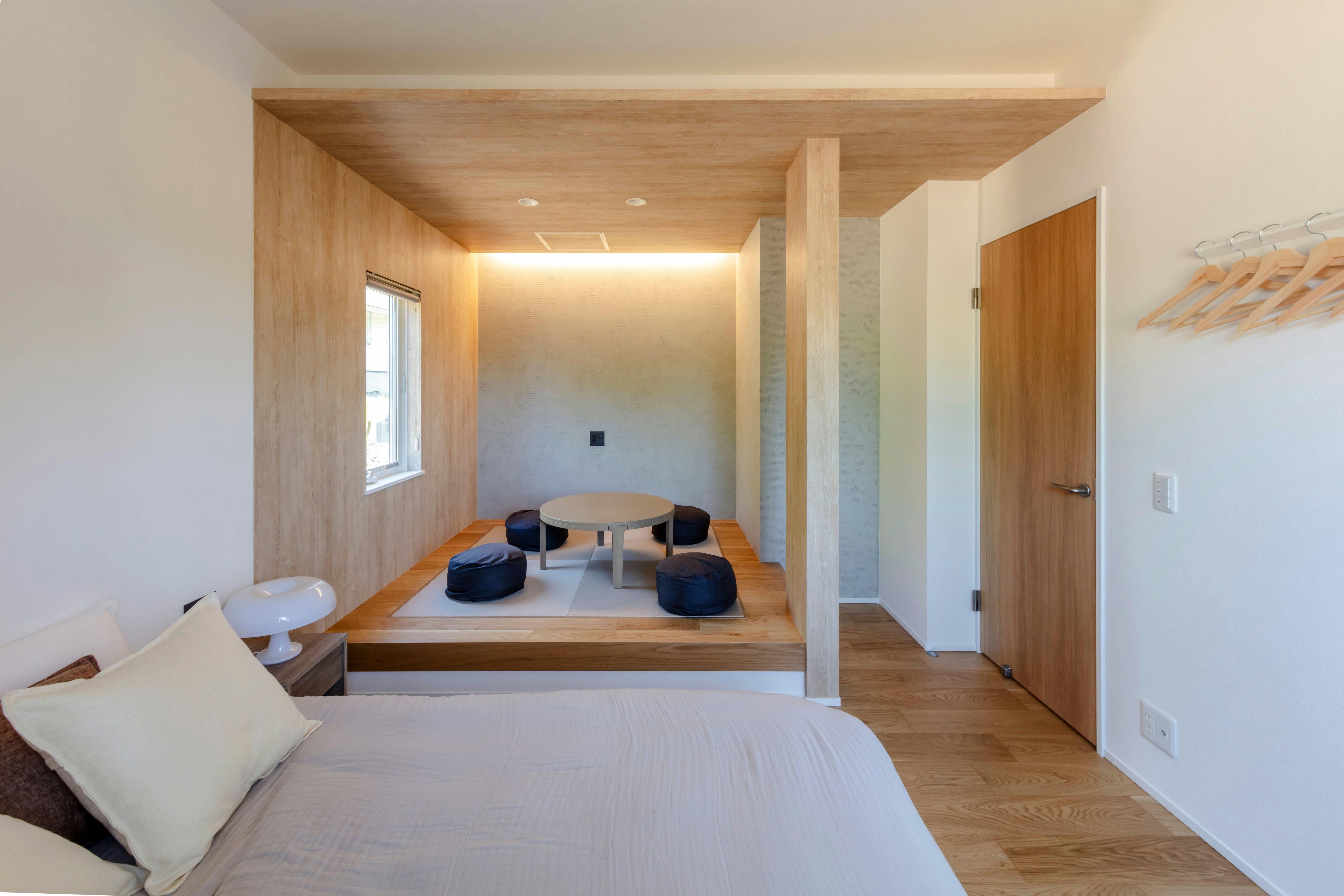 Hours Villa Tomine