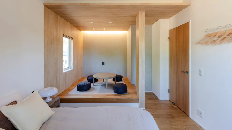Hours Villa Tomine
