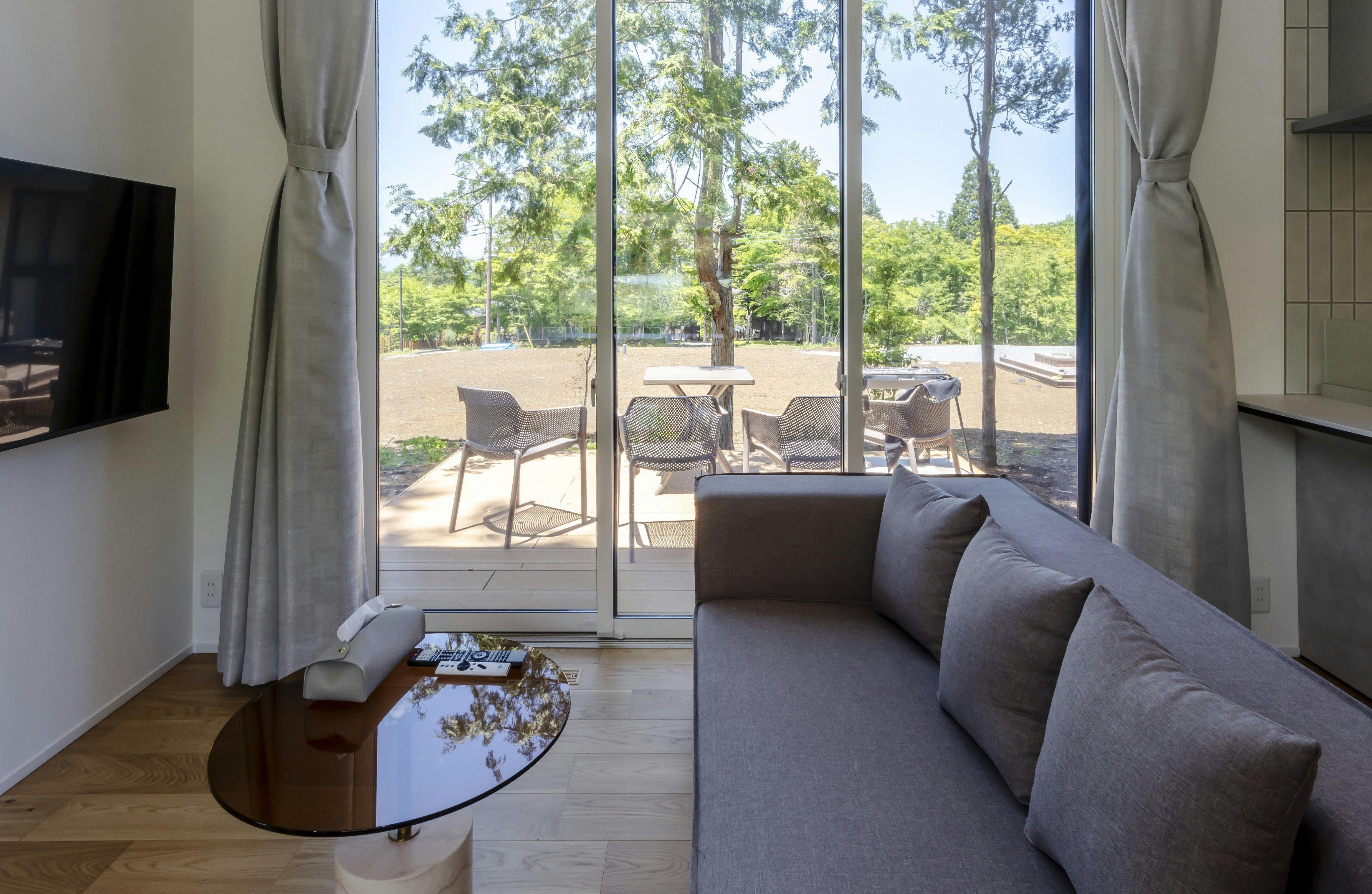 Hours Villa 富嶺