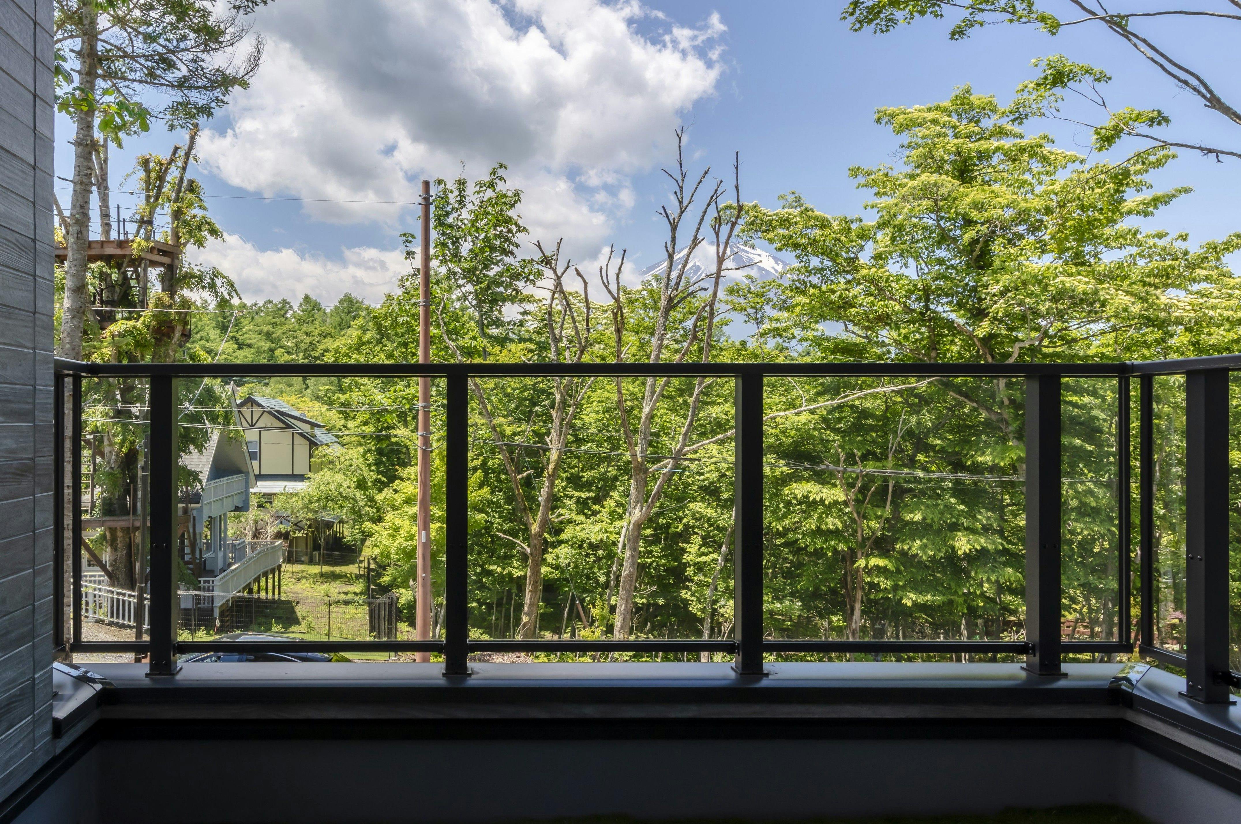 Hours Villa 富嶺