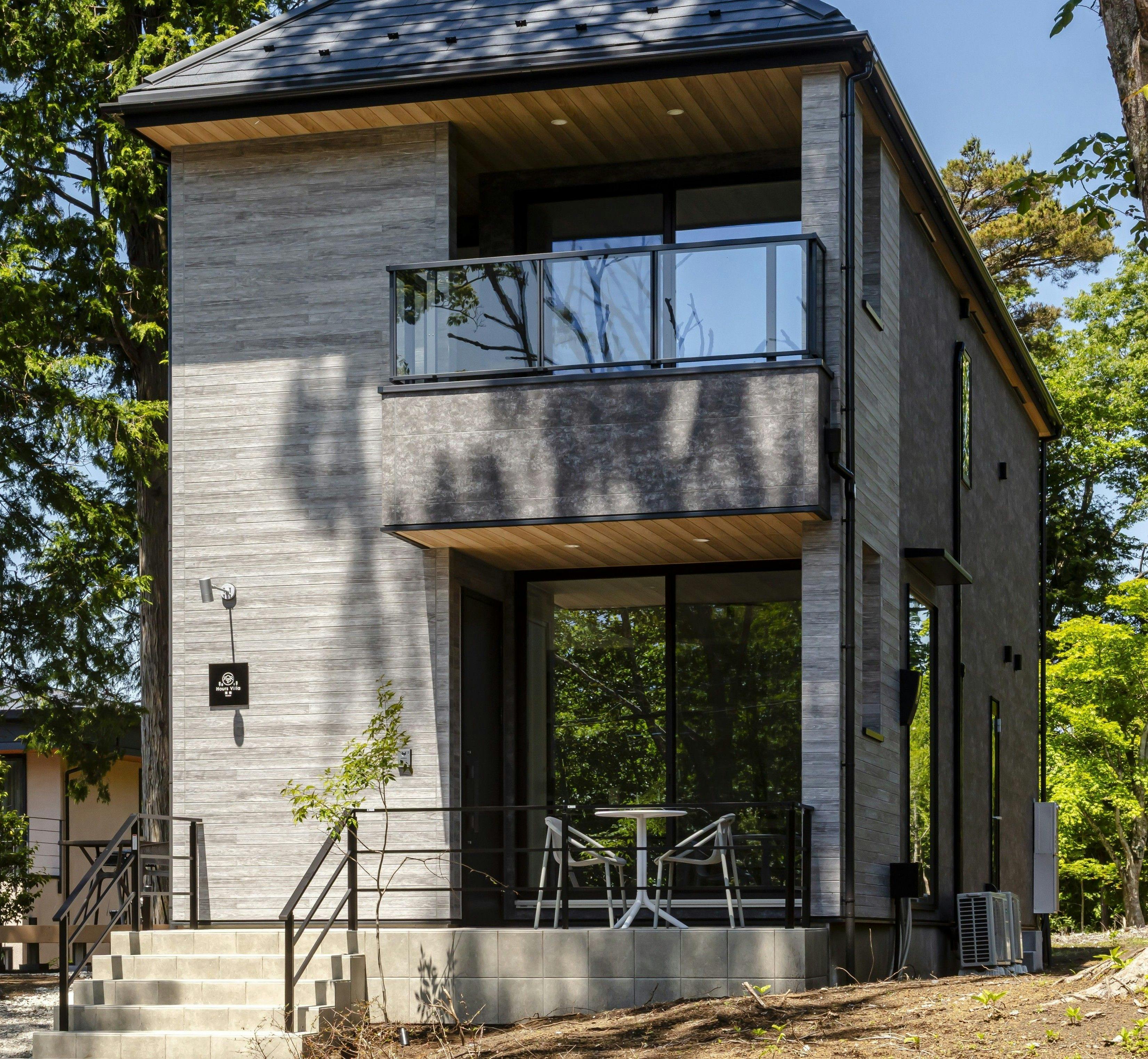 Hours Villa 富嶺