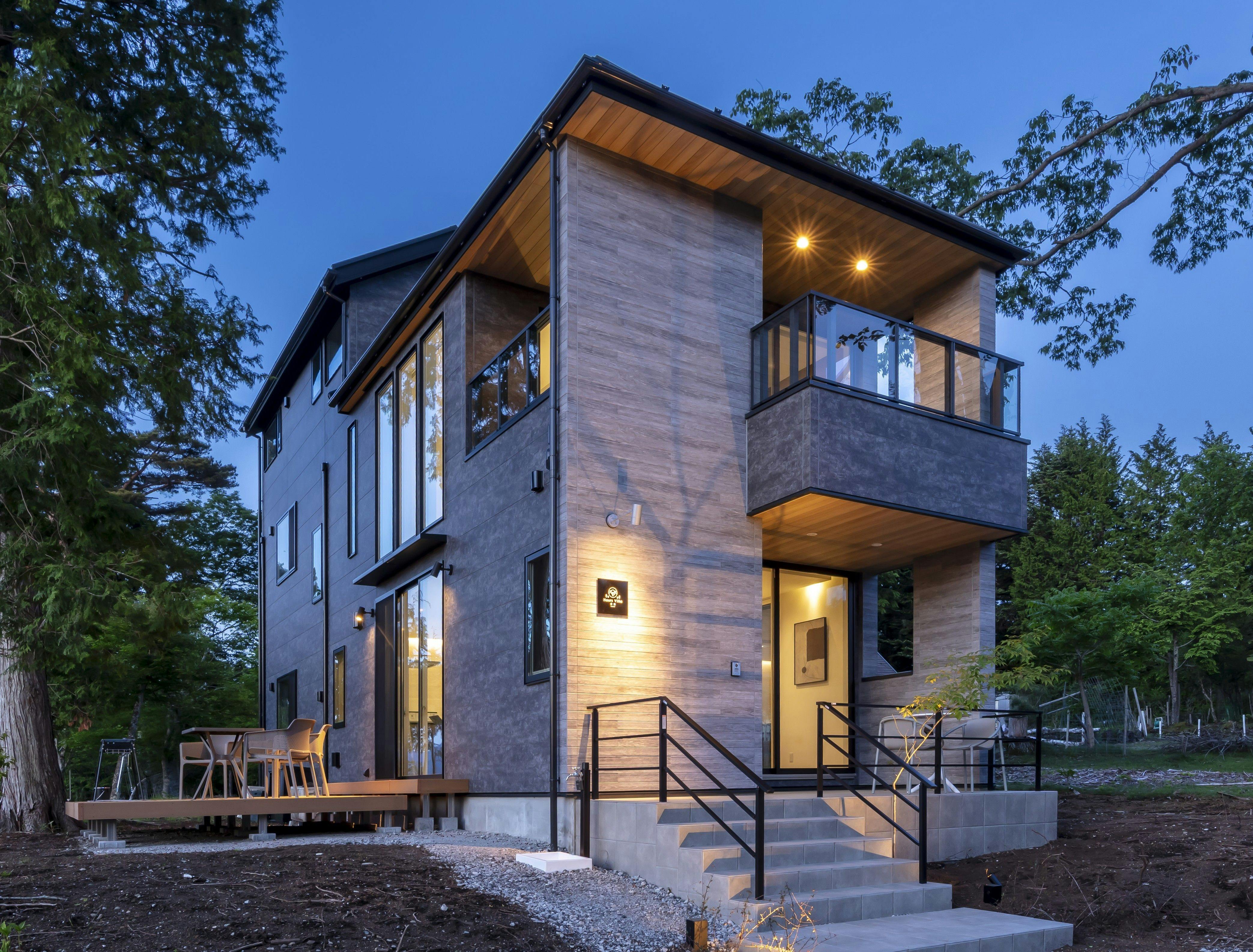 Hours Villa 富嶺
