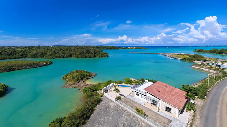 Crystal Villa Oura