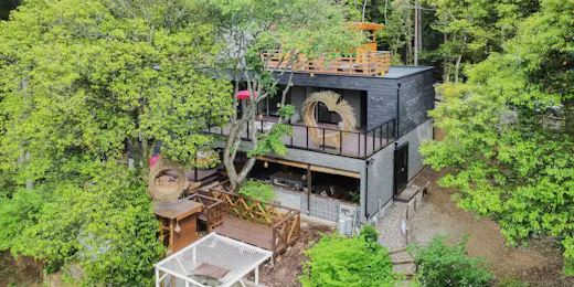 VILLA LAGI