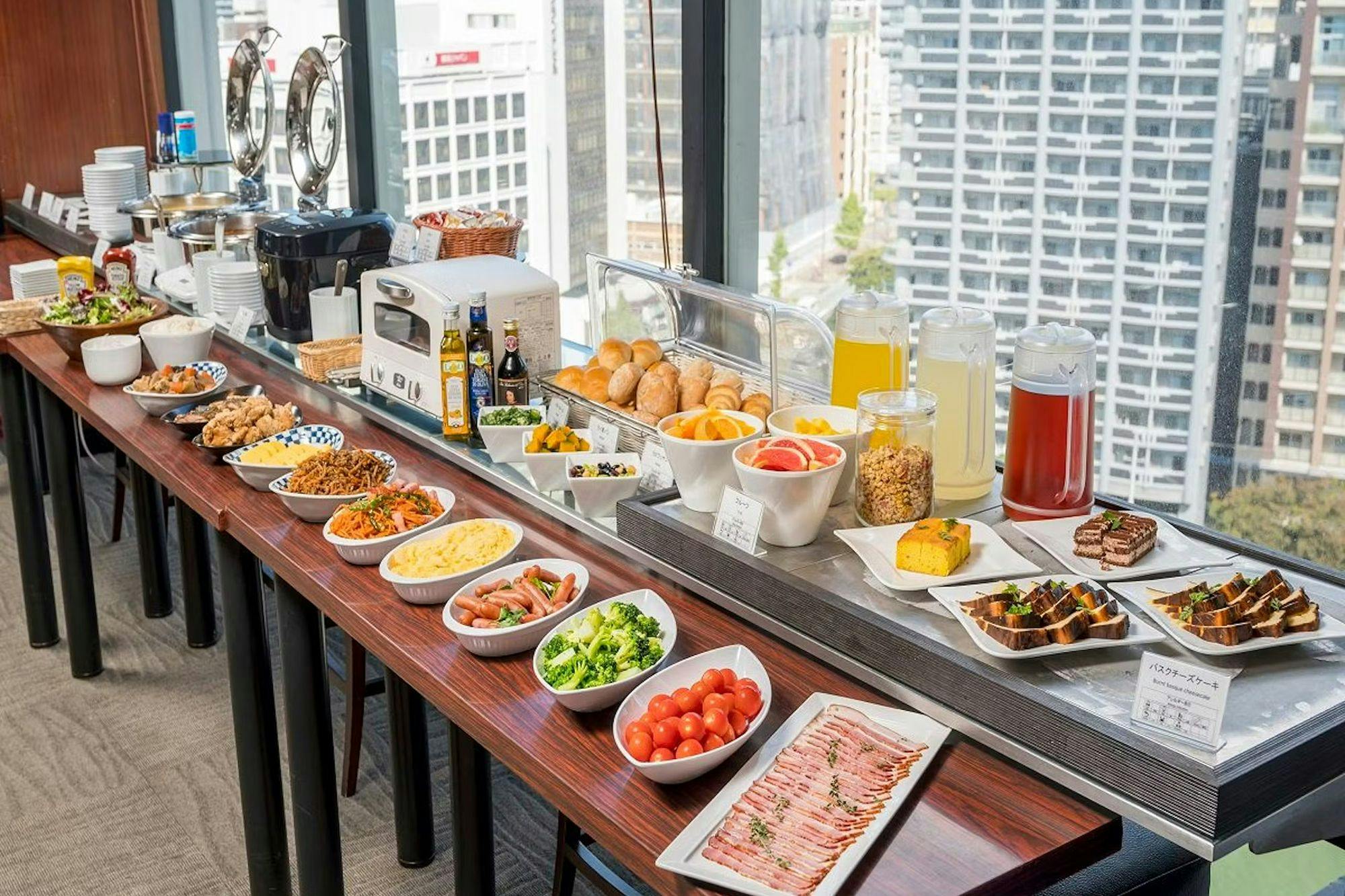 บุฟเฟต์ชั้นบนสุดพร้อมวิวสุดตระการตา