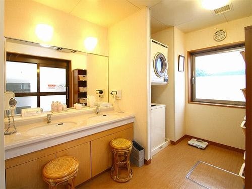 女性大浴場　脱衣所