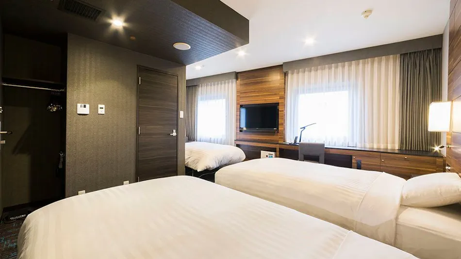 JR-East Hotel Mets Tsudanuma