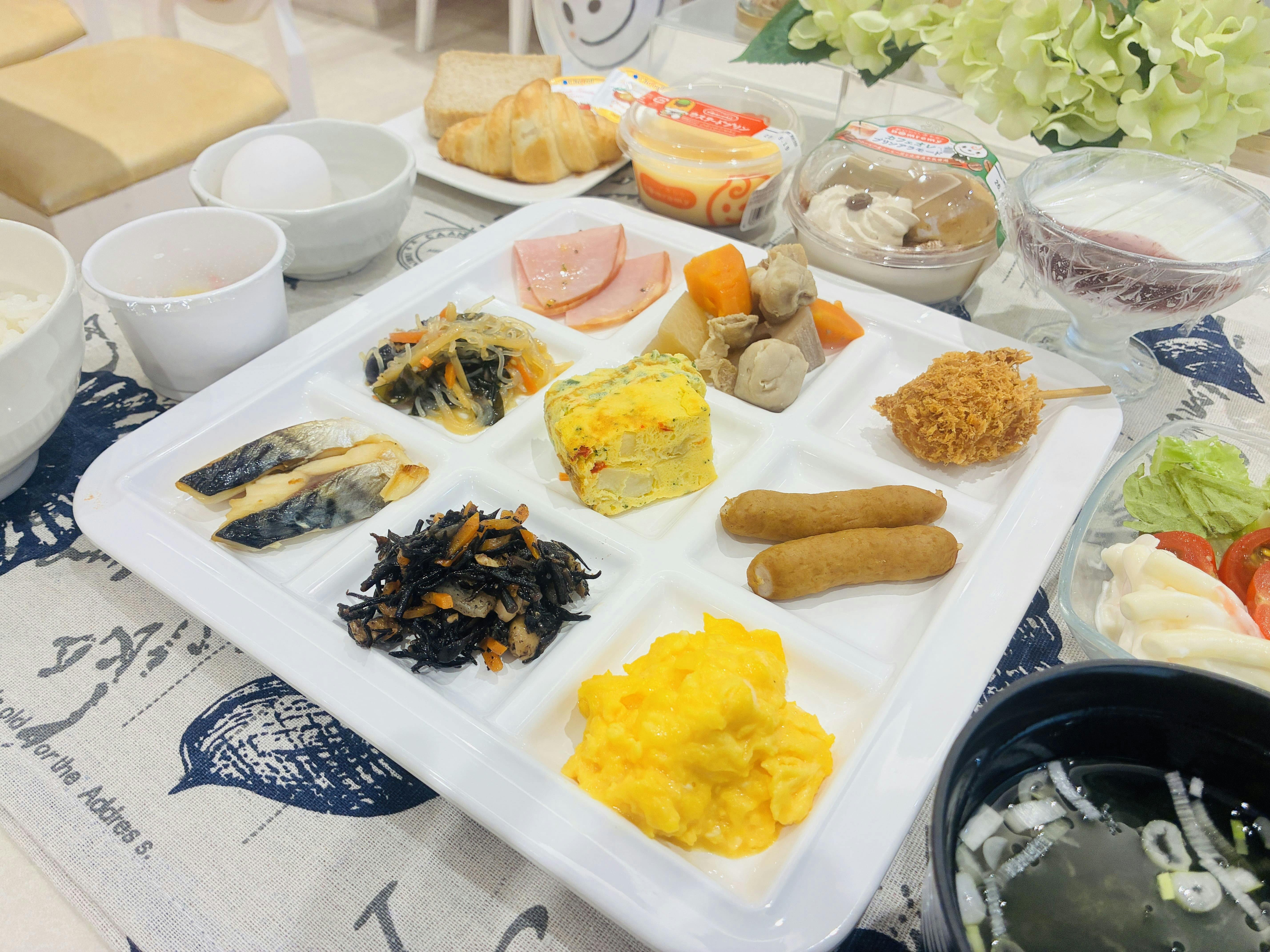朝食