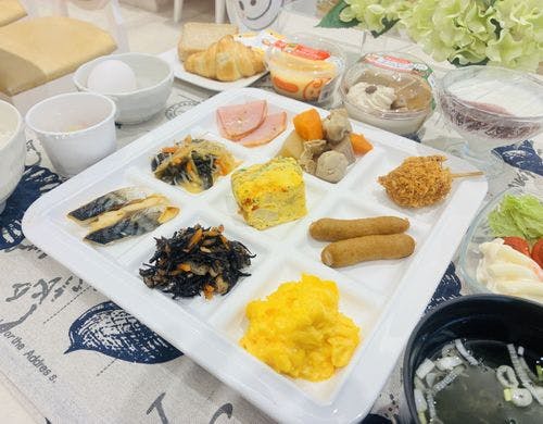 朝食
