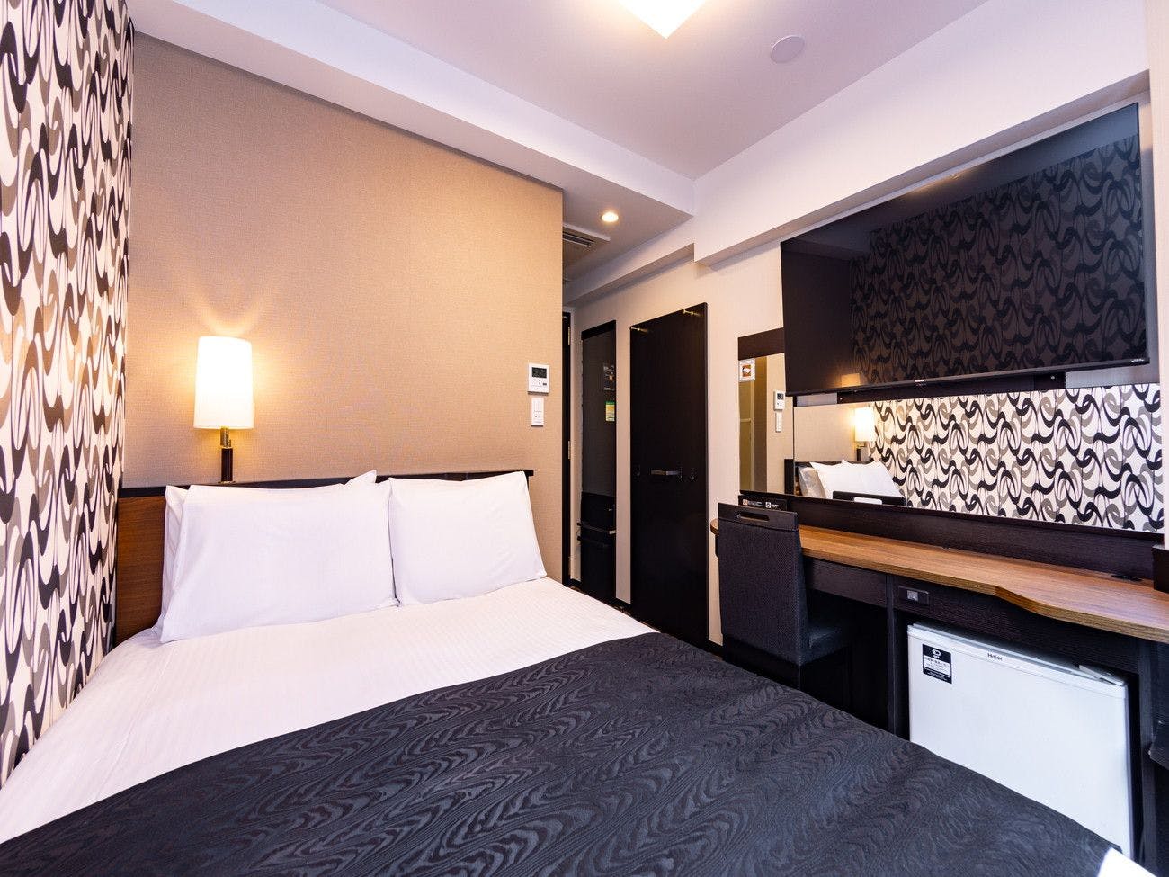 【ダブルルーム】広さ：11平米