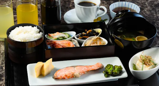 【朝食付き】一日の活力が満たされるボリューム満点の朝食定食【一日の始まりはおいしい朝食から】