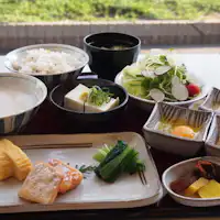 บุฟเฟ่ต์อาหารเช้าสไตล์ญี่ปุ่นและตะวันตก