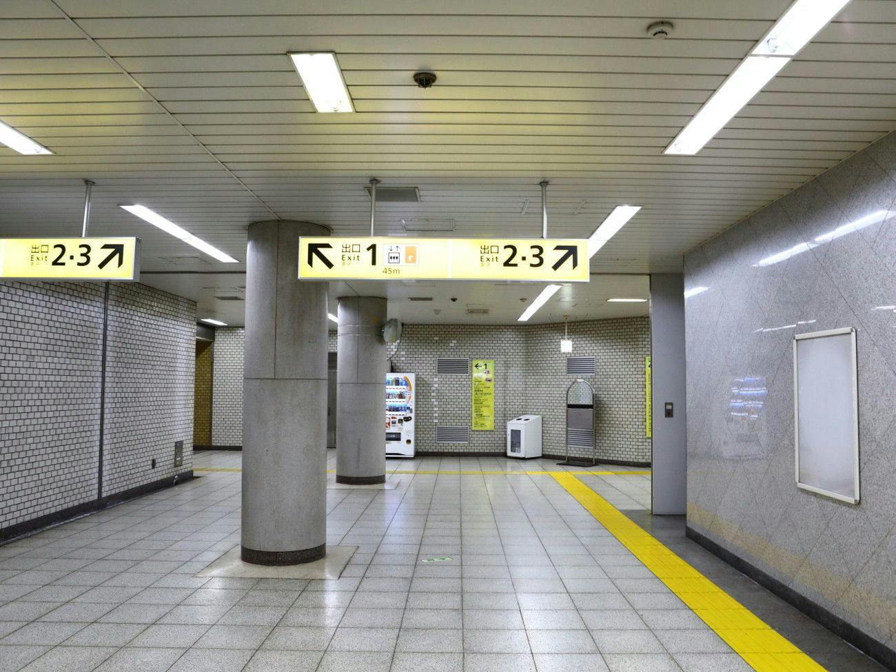 アパホテル〈銀座 新富町駅前〉