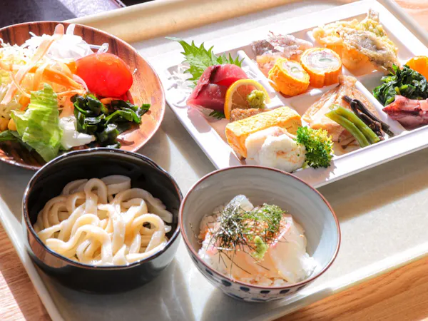 【朝食付き】 朝7時オープン!和洋30種類食べ放題