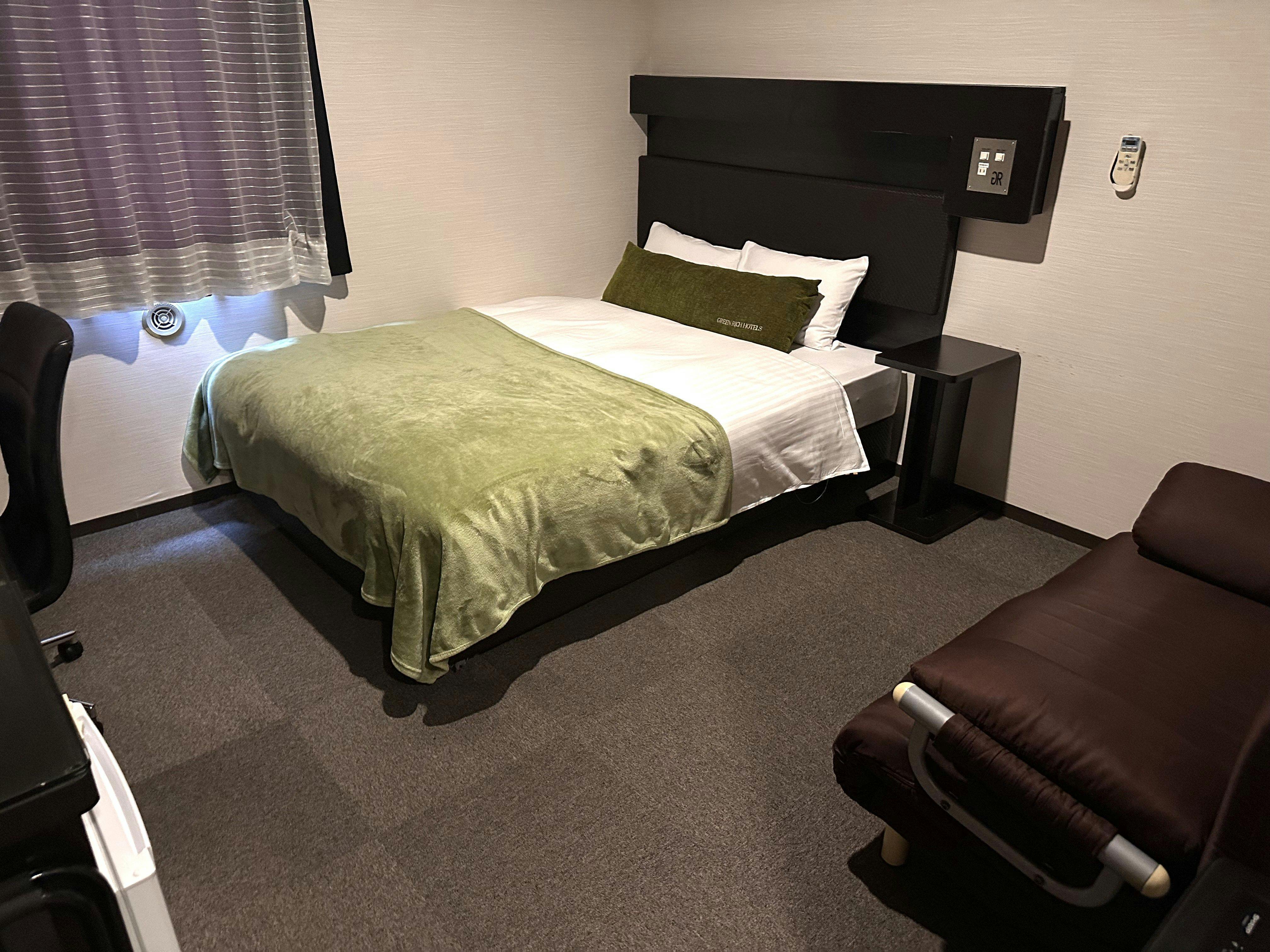 พรีเมียม B พร้อมโซฟาเบด