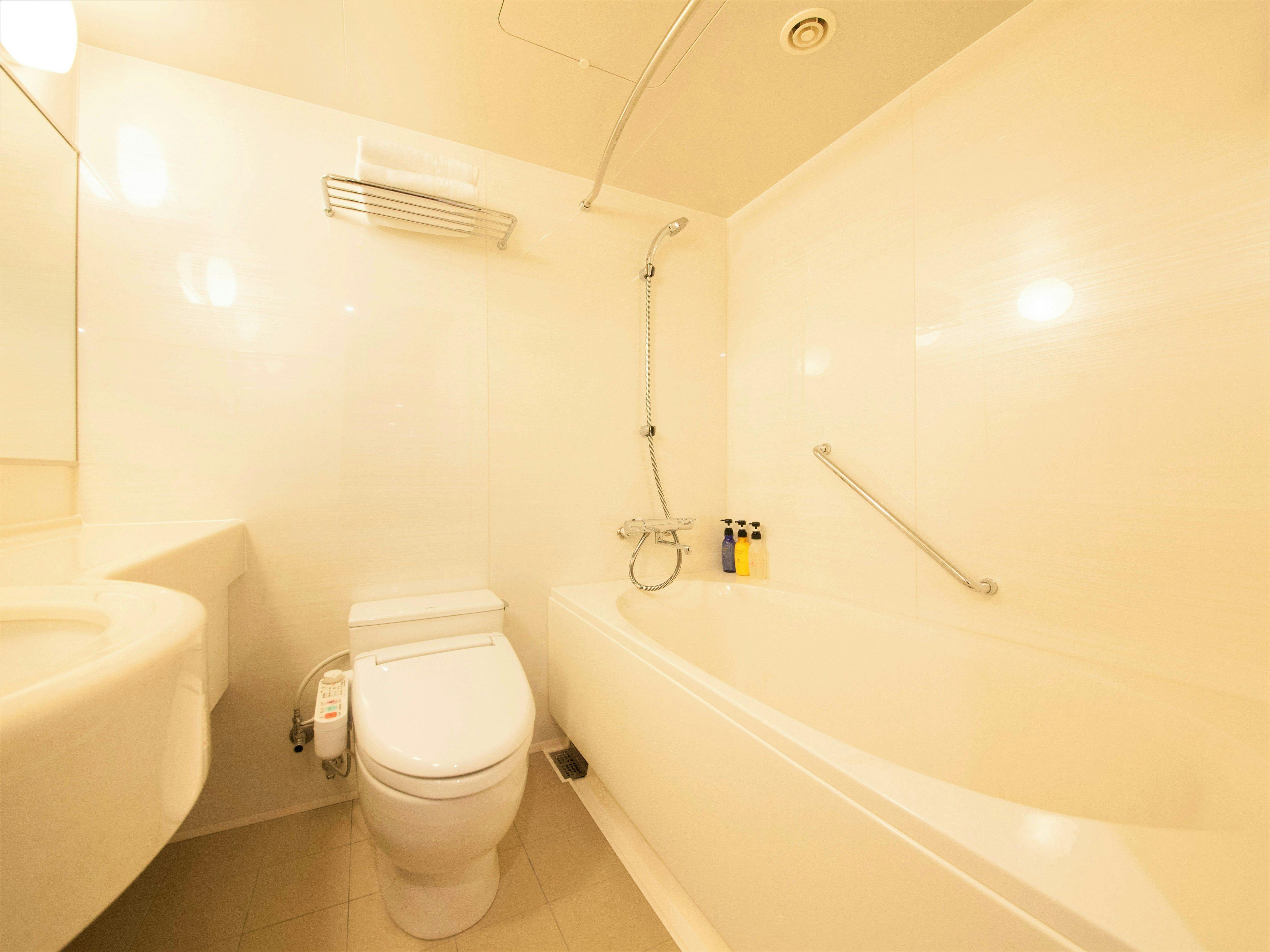 ゆったり広めのオーバル型バスタブ