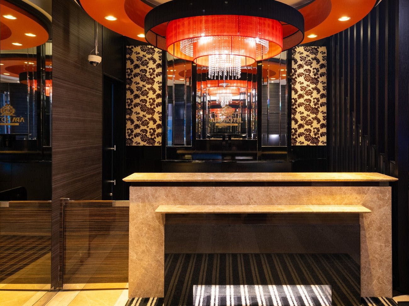 フロントデスク