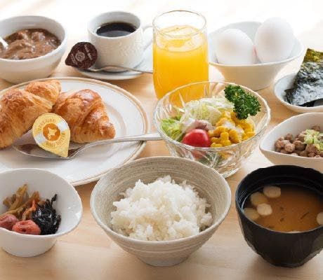 【人気No.1】地元食材の朝食バイキング付プラン｜駐車場無料完備