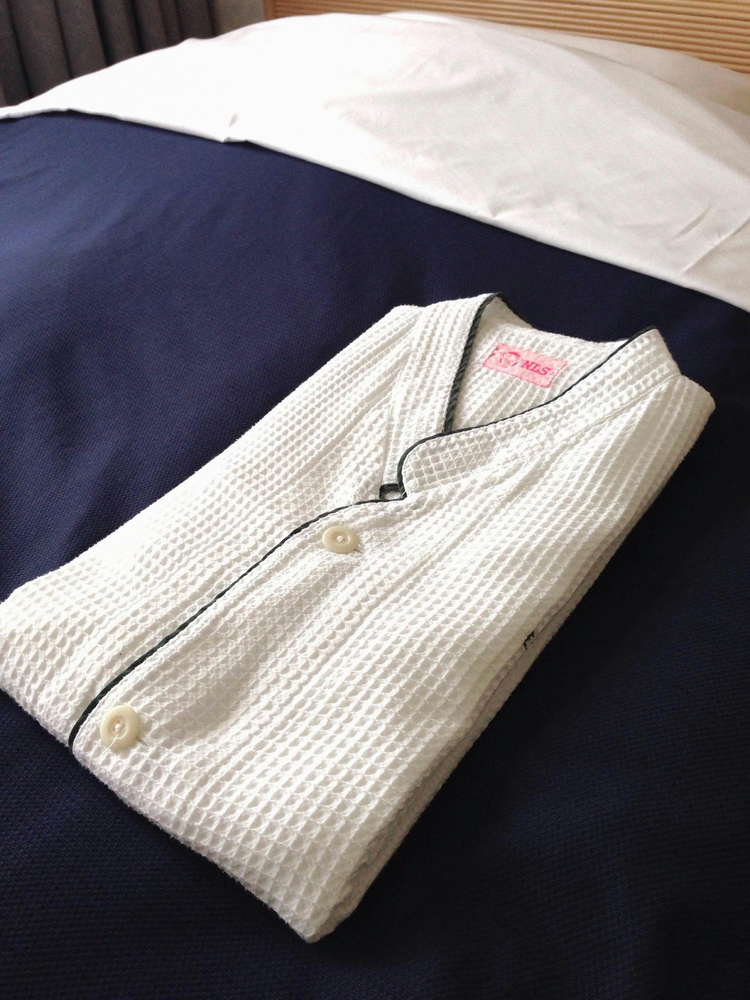 客室　パジャマ