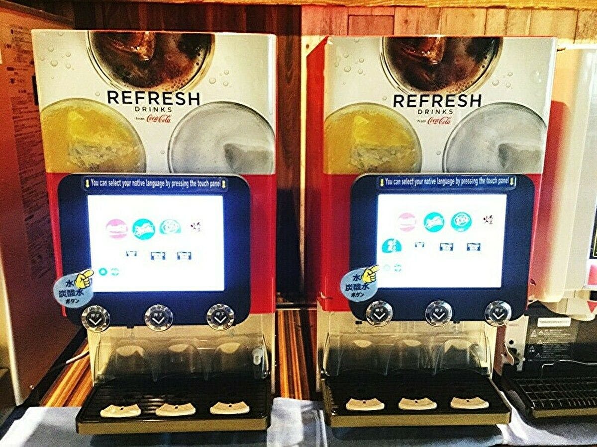 無料ドリンクバー(14:00-23:00)