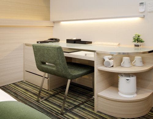 コンフォートシングル／ダブル(ベッド周辺)