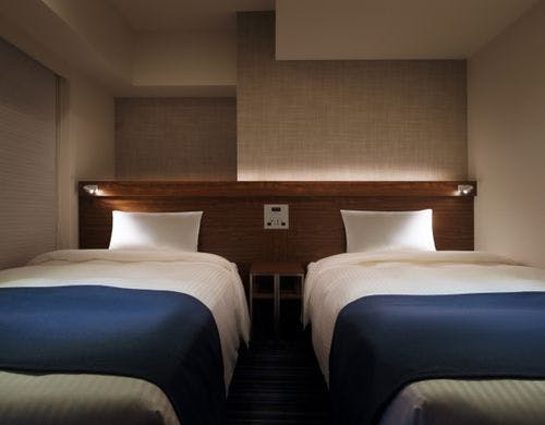 コンフォートツイン20平米(デスク周辺)