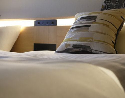 ベッドはシーリー社製のものを導入。