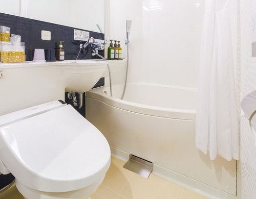 広々としたユニットバス