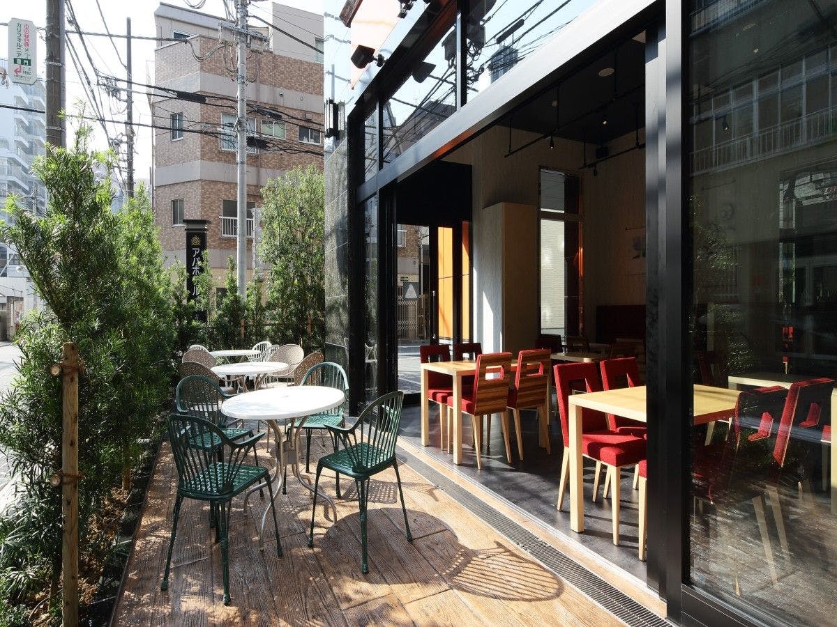 ร้านอาหารชั้น 1 'TSUNAGU Shokudo' - ที่นั่งระเบียง