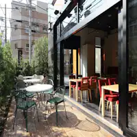 ร้านอาหารชั้น 1 'TSUNAGU Shokudo' - ที่นั่งระเบียง