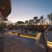 อาคารหลัก ชั้น 4 ออนเซ็นชาย โซนกลางแจ้ง (ช่วงกลางคืน)