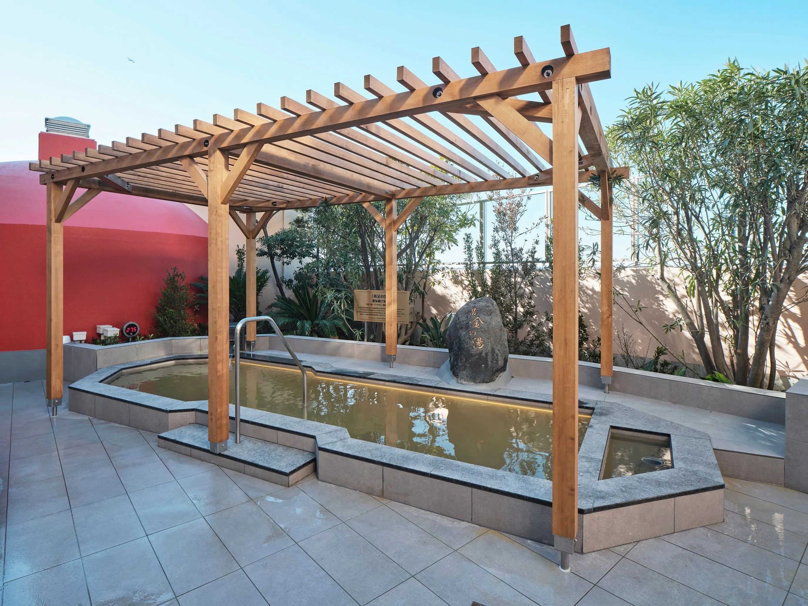 본관 4층 여자 대욕장 황금탕