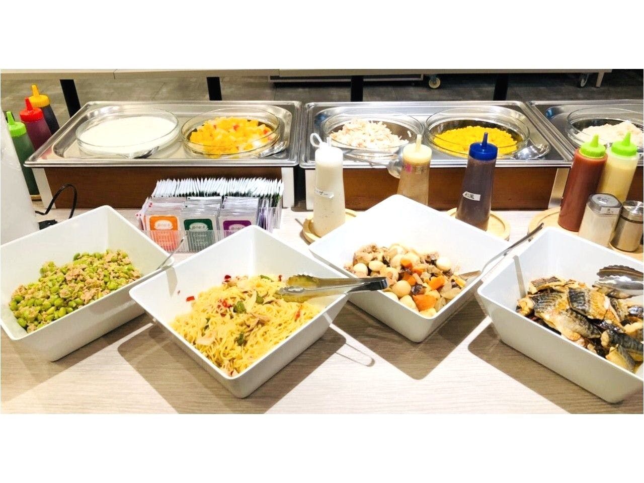 Menu lauk-pauk juga sangat pelbagai.