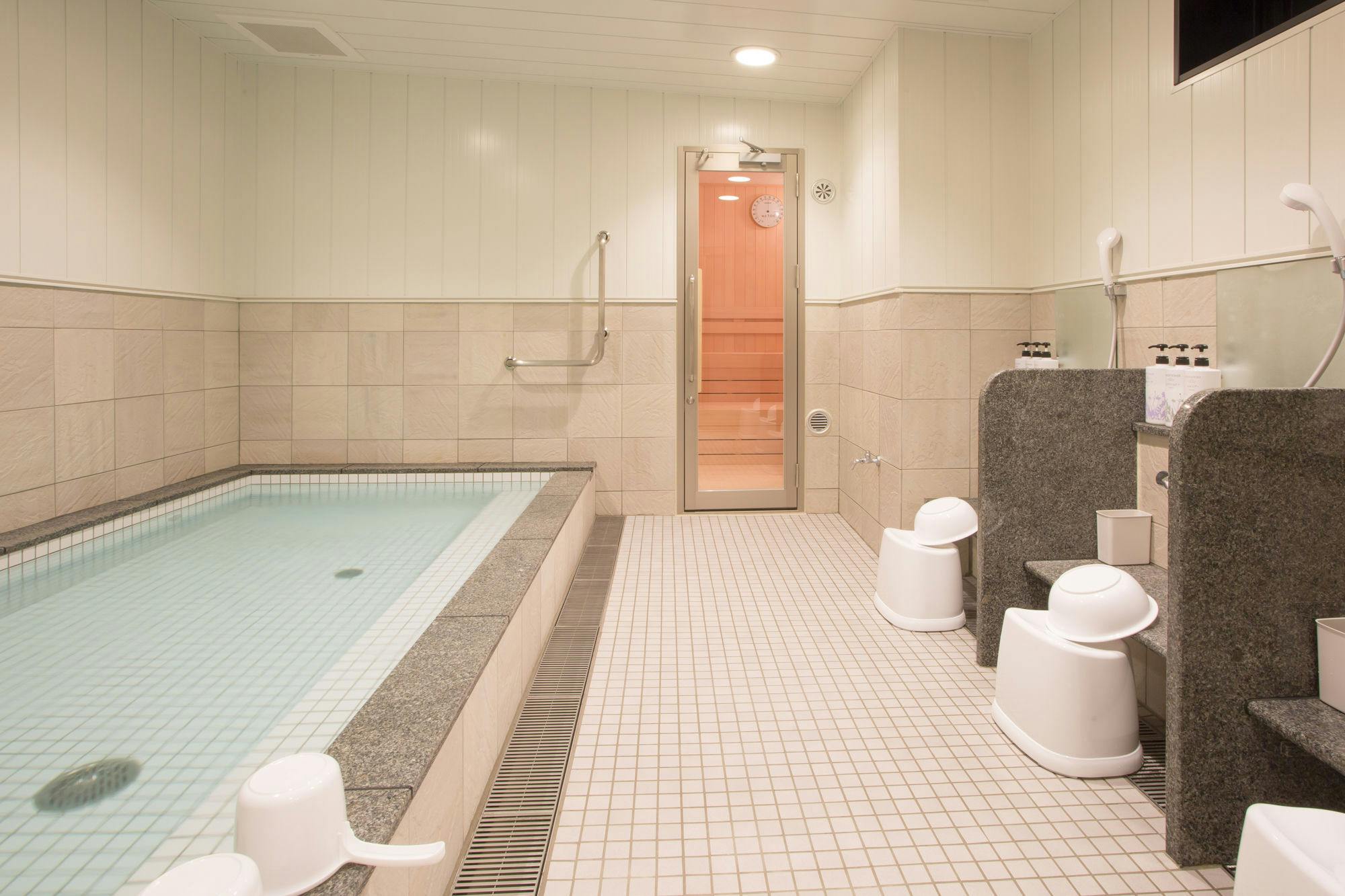 【Bilik Mandi Lelaki dan Perempuan】