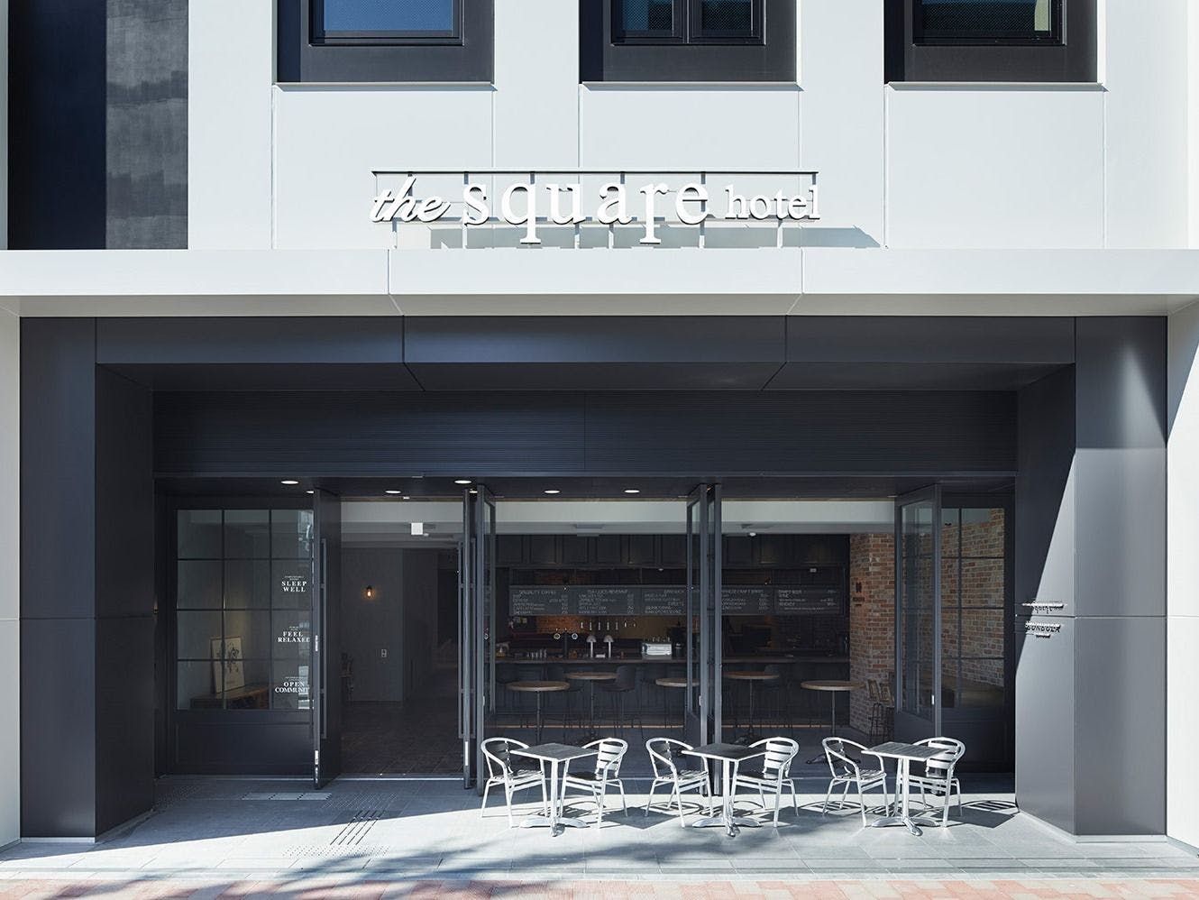 【ホテル外観】昼