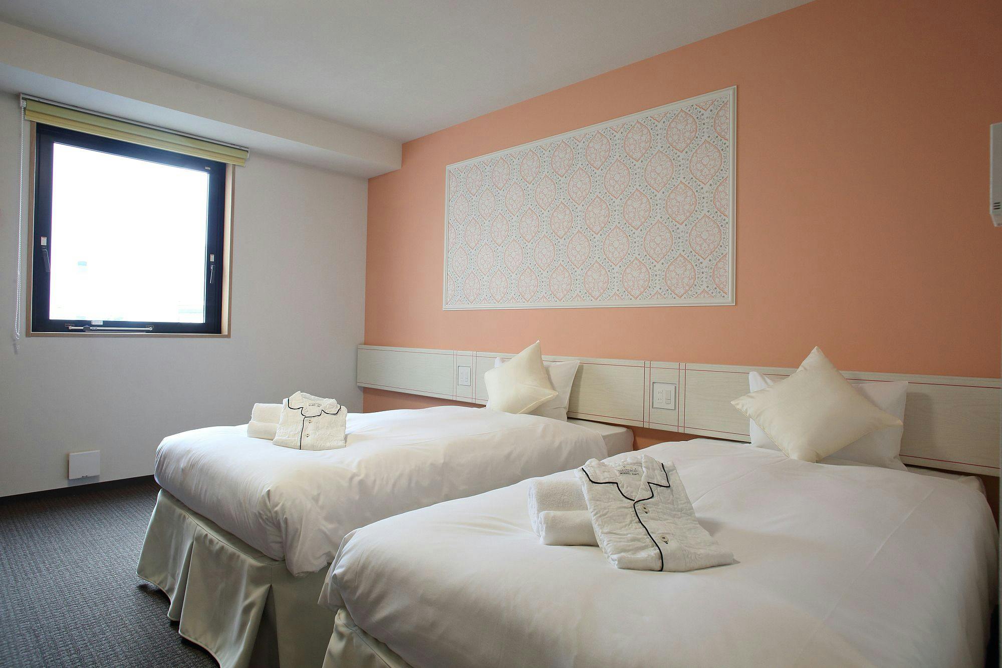 ベーシックルーム 2名（2F ピンク）