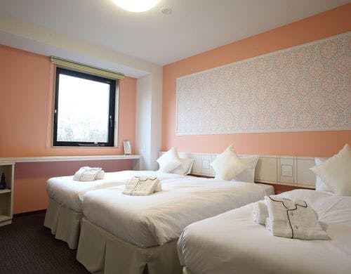 ベーシックルーム 3名（2F ピンク）