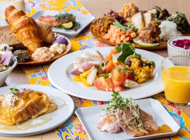 沖縄料理と和洋ビュッフェ